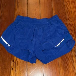 Lululemon Hotty Hot 2.5” Shorts